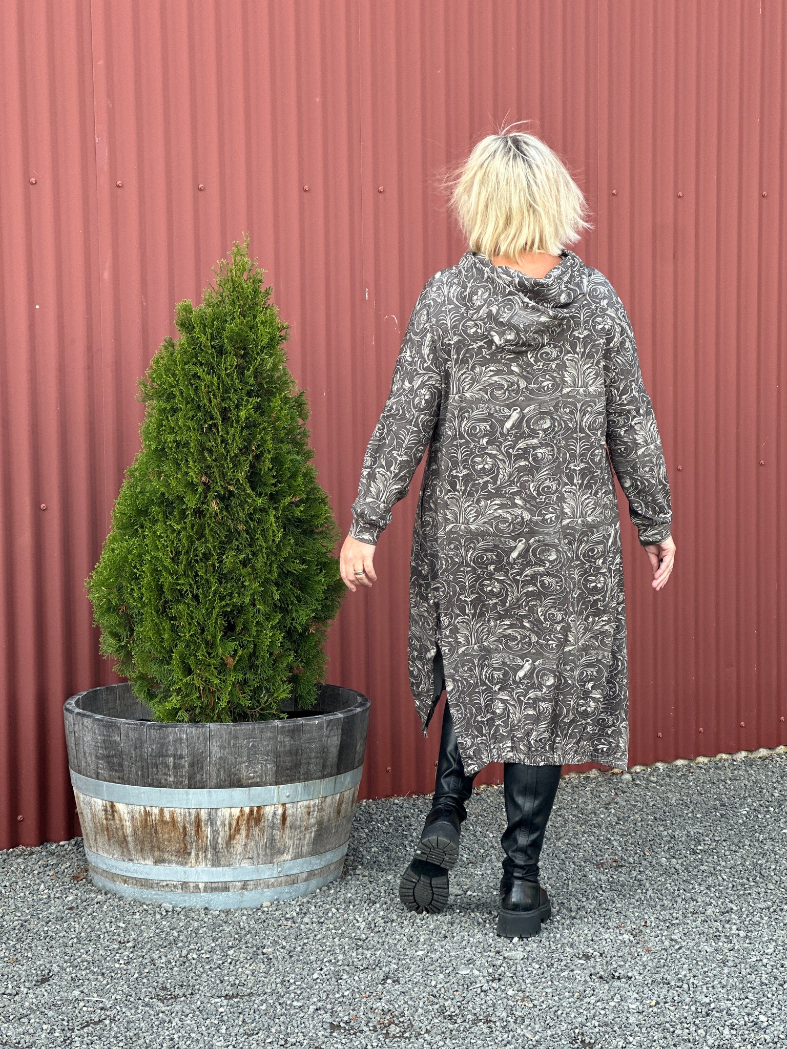 ! !   Hoodie Dress - Italy in Charcoal