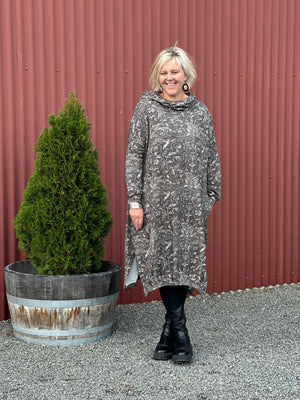 ! !   Hoodie Dress - Italy in Charcoal