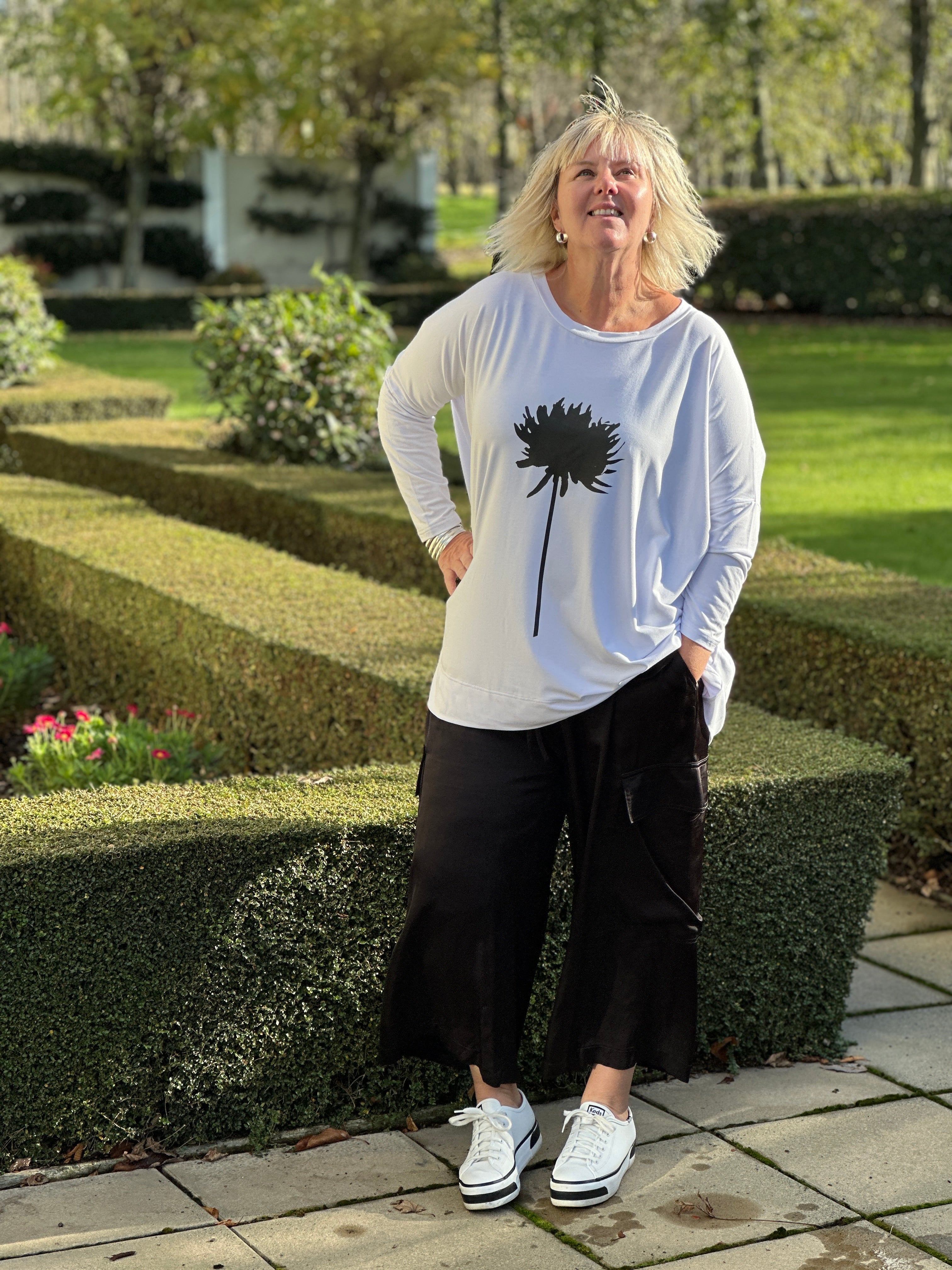 Dahlia Square Top - White