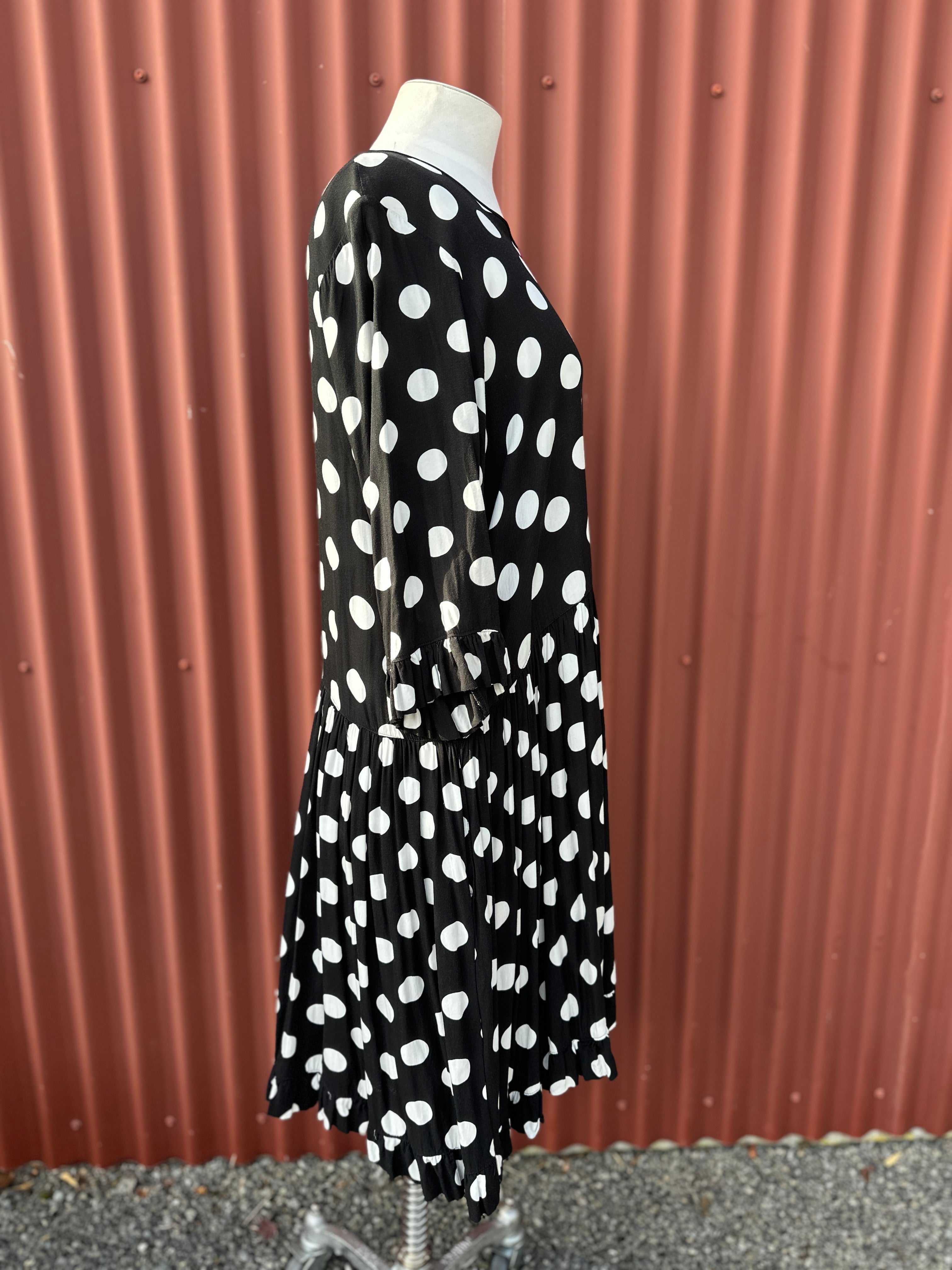 Jellicoe - Black & Whit Spot Dress Size XL (18)