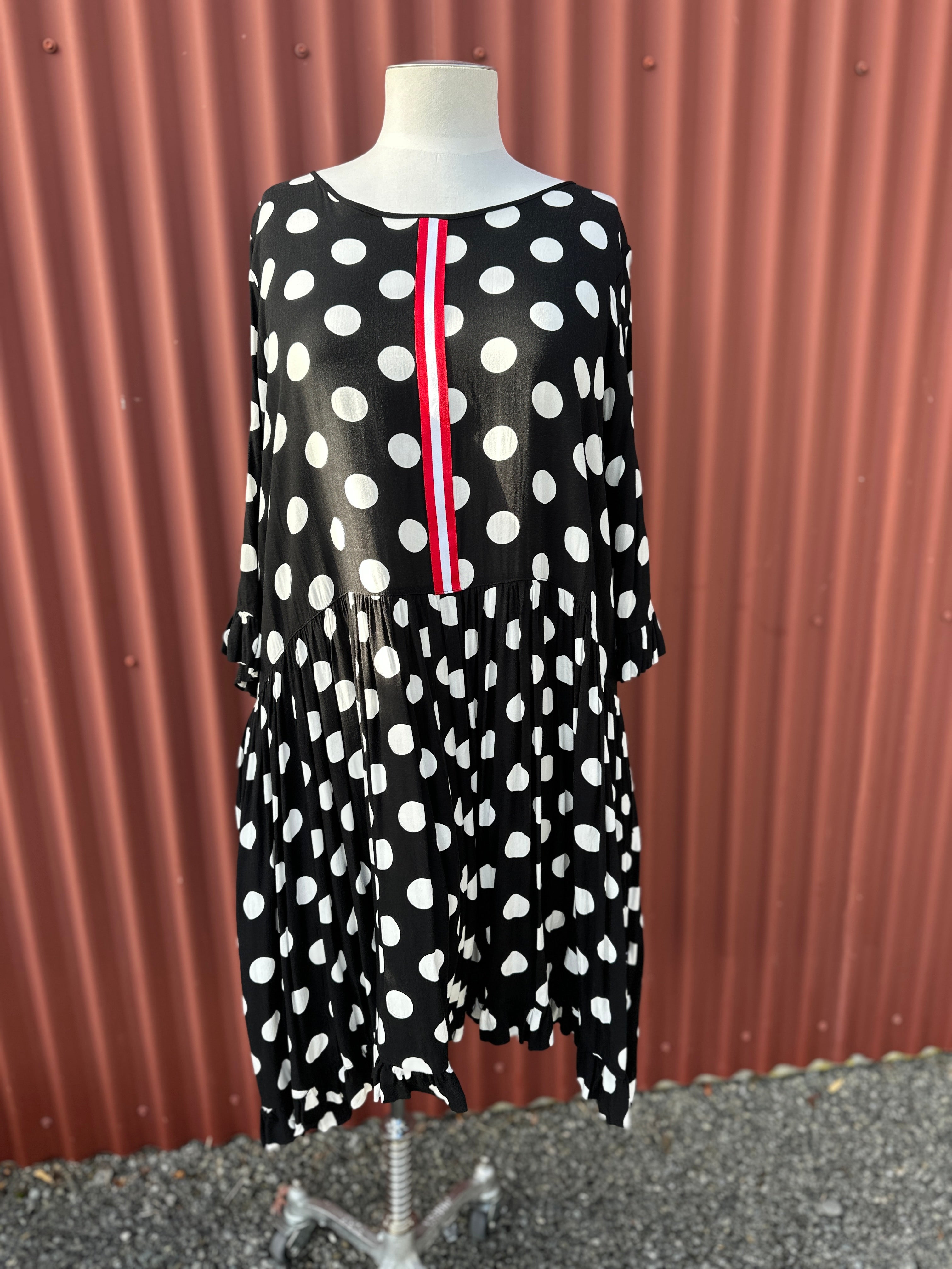 Jellicoe - Black & Whit Spot Dress Size XL (18)