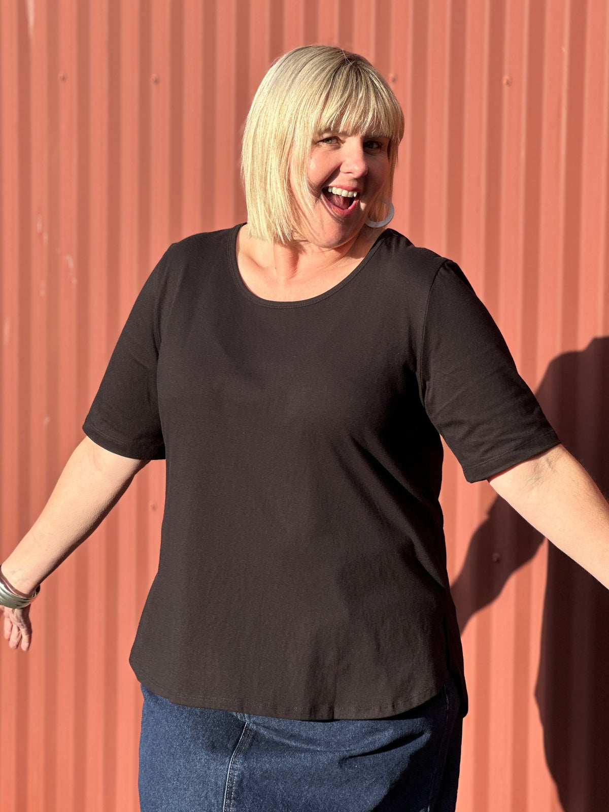 Cotton Knit Basic Curved Tee - Black
