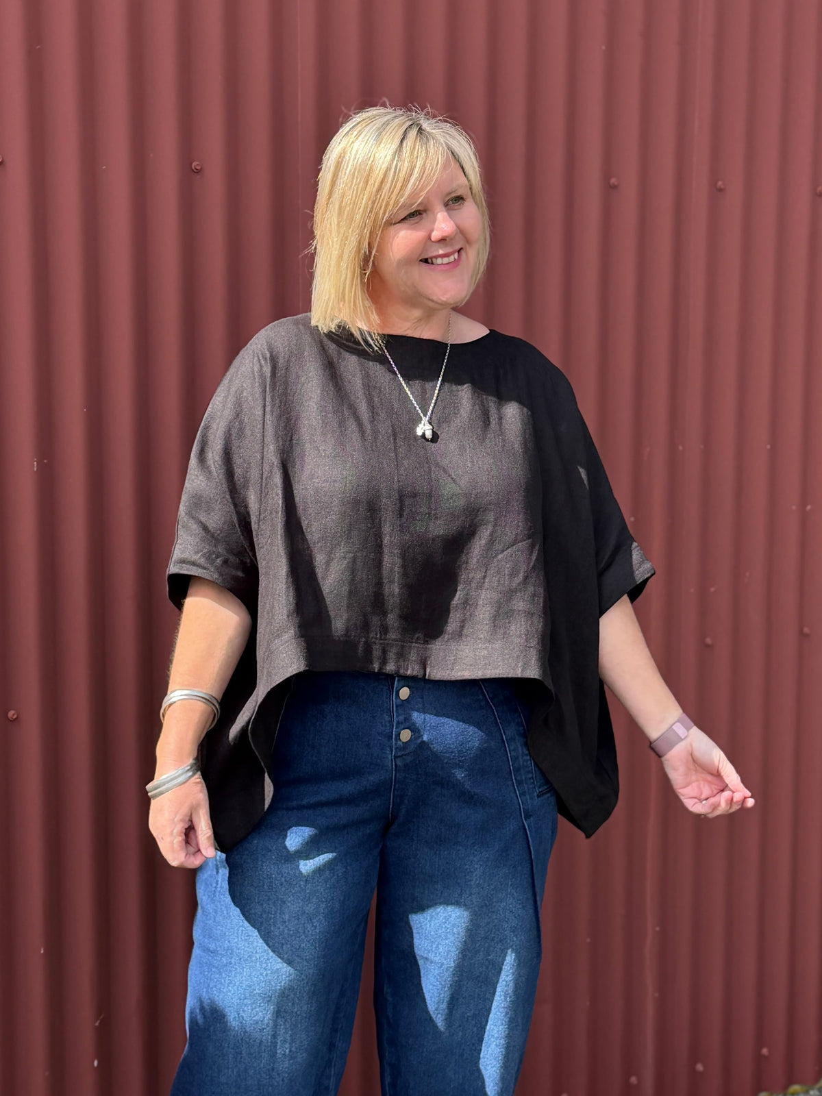 The Celeste Cape  is made from 100% linen imported from Europe, Proudly made in New Zealand. By Cashews
