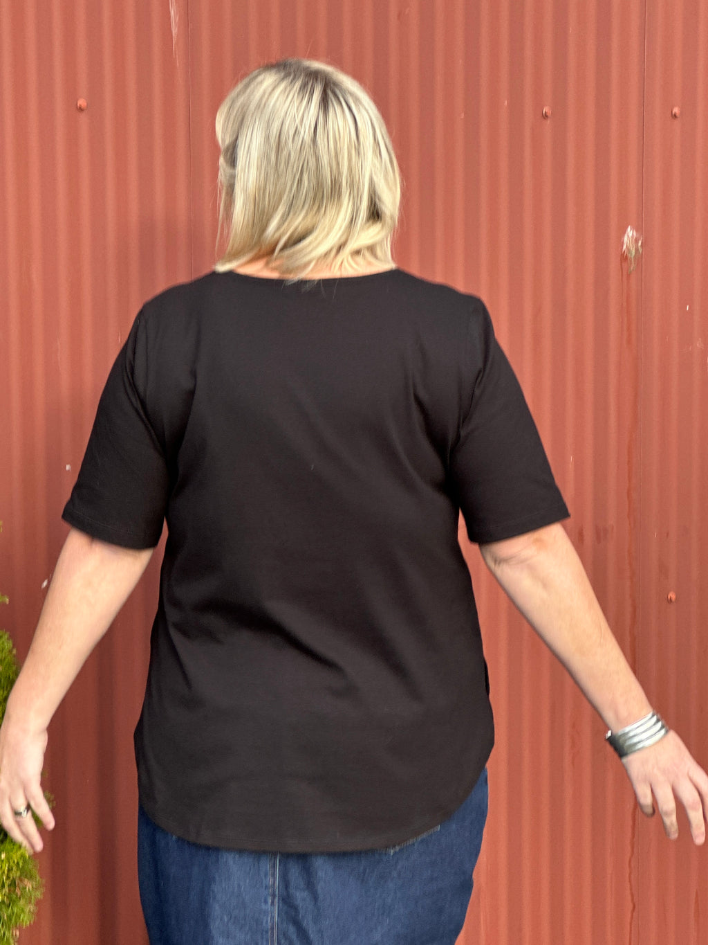 Cotton Knit Basic Curved Tee - Black