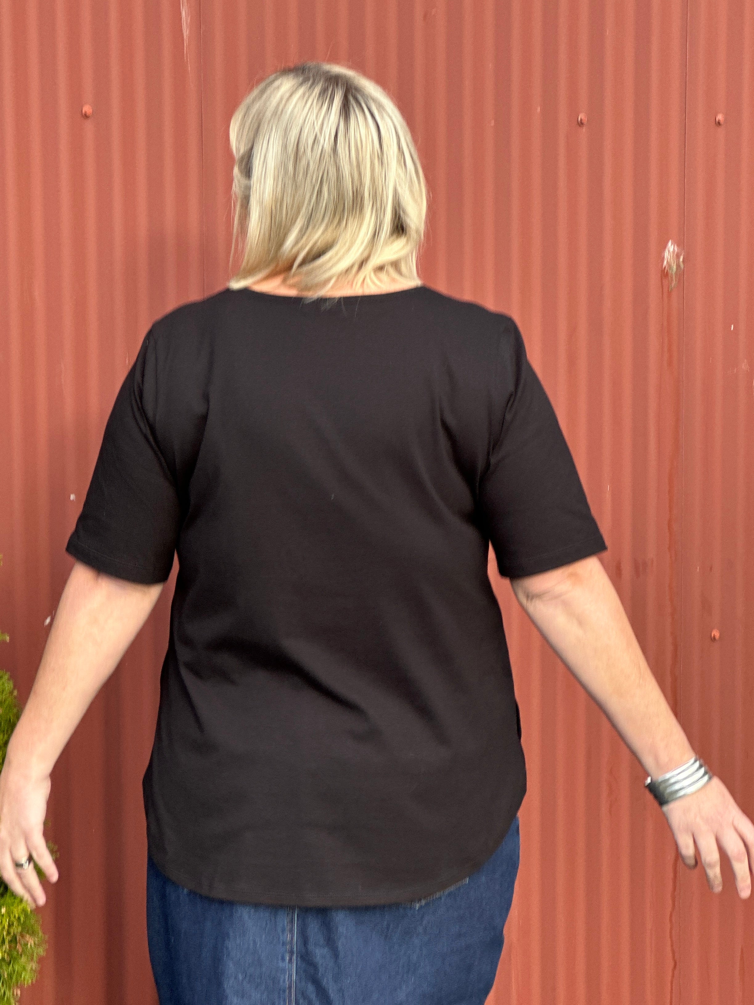 Cotton Knit Basic Curved Tee - Black
