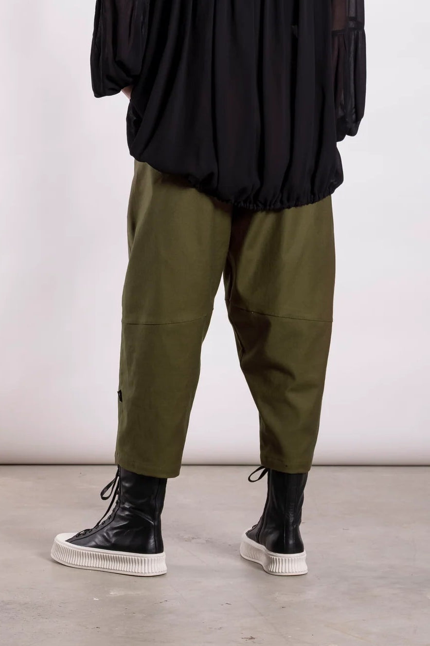  The Direction Pants feature contrast ribbon design lines running down the leg, creating length and definition while maintaining comfort and ease of movement.  By Deeanne Hobbs 