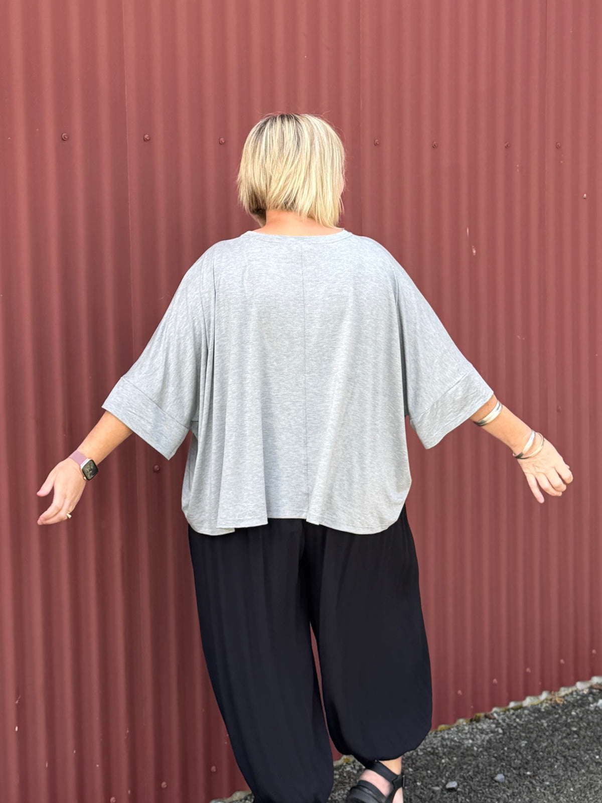 The Everyday Tee is in a viscose knit fabric with a wonderful soft hand feel. This garment has a great drape and flows nicely. Proudly made in New Zealand. By Cashews 