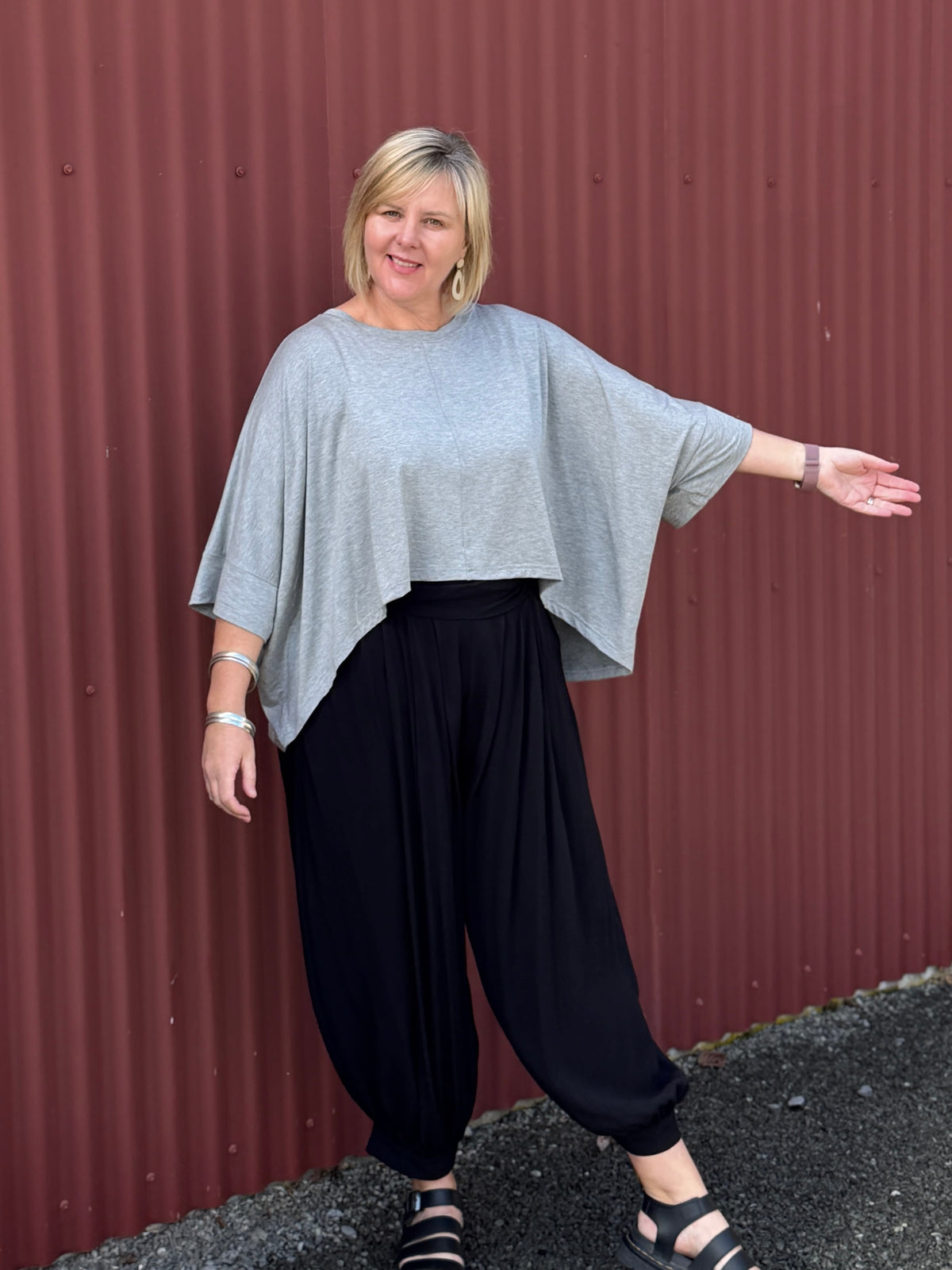 The Everyday Tee is in a viscose knit fabric with a wonderful soft hand feel. This garment has a great drape and flows nicely. Proudly made in New Zealand. By Cashews 