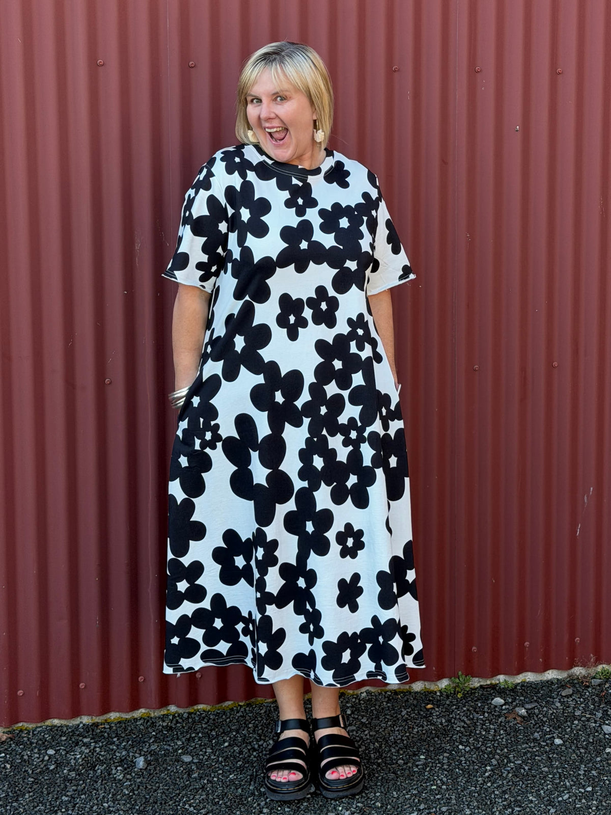 Relaxed and effortless with a softly flowing A-line silhouette.Architectural lines, inset pockets, drape that moves beautifully on the body. Deeanne Hobbs
