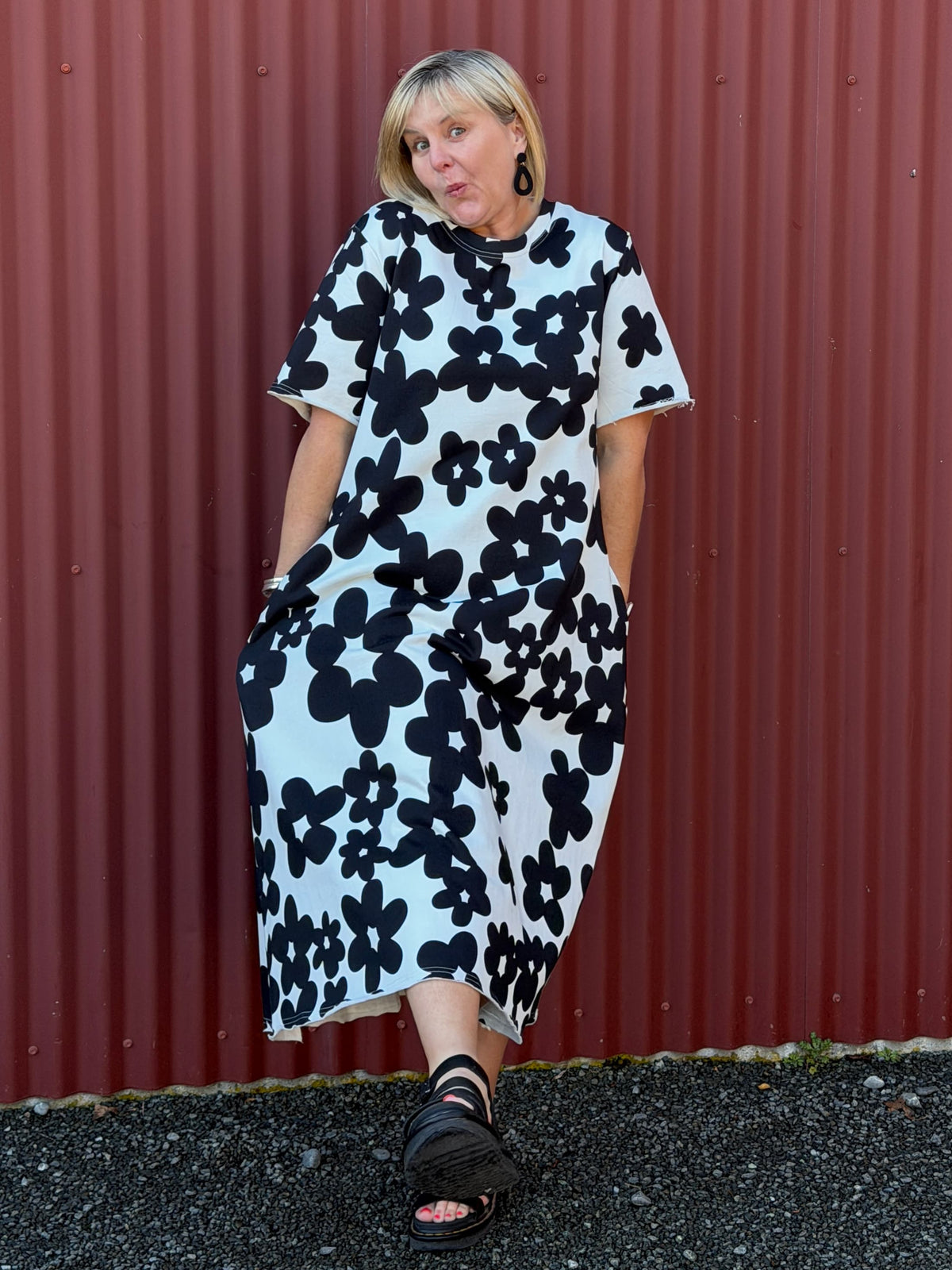 Relaxed and effortless with a softly flowing A-line silhouette.Architectural lines, inset pockets, drape that moves beautifully on the body. Deeanne Hobbs