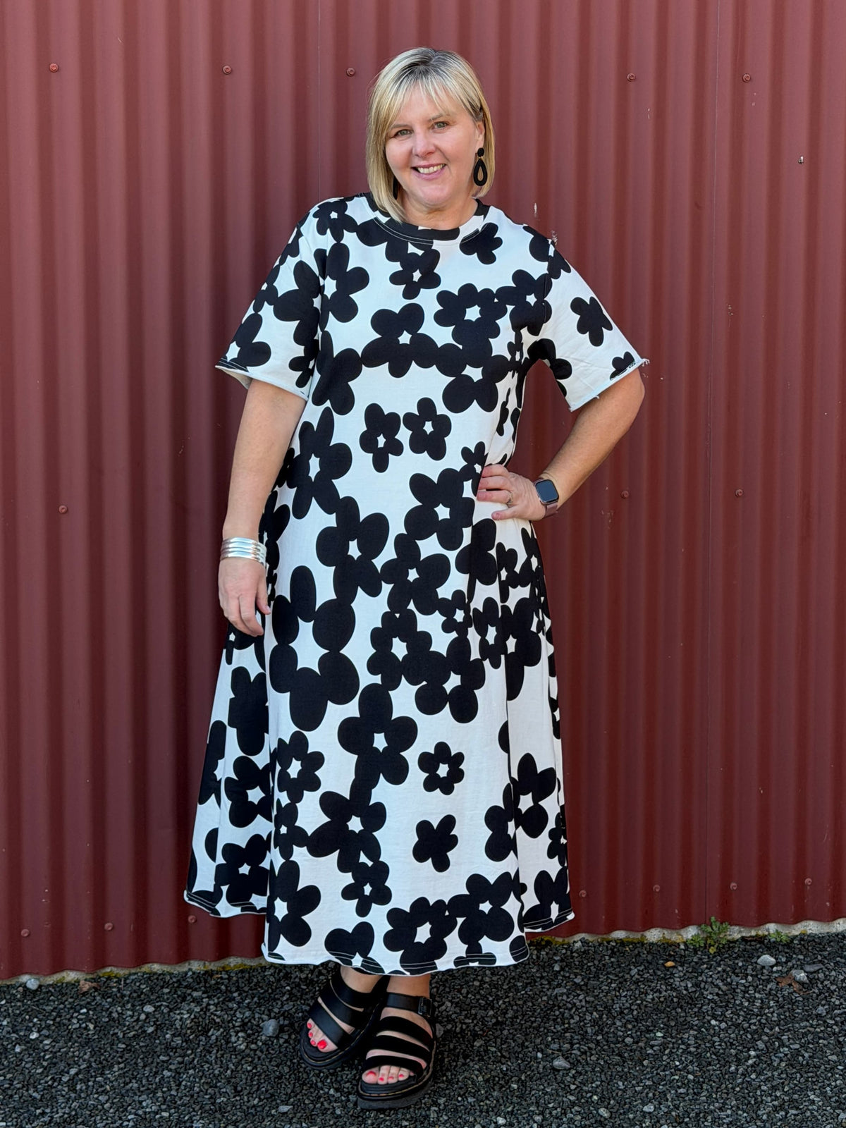 Relaxed and effortless with a softly flowing A-line silhouette.Architectural lines, inset pockets, drape that moves beautifully on the body. Deeanne Hobbs