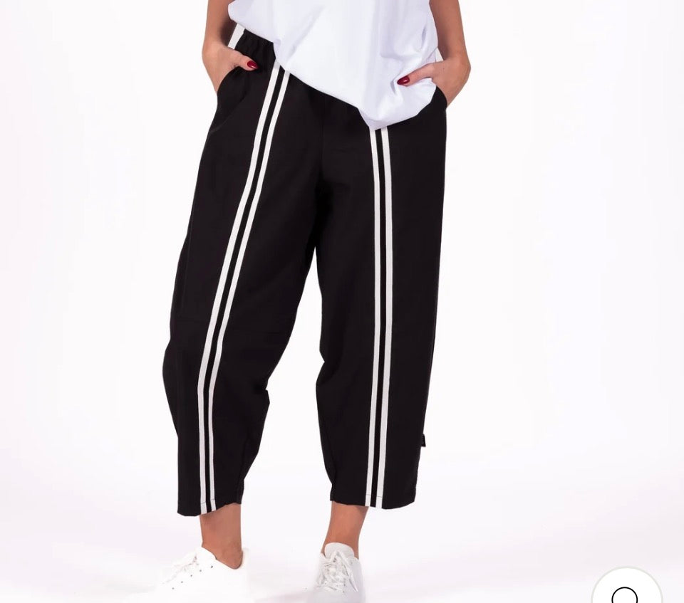 Direction Pants | Front Strip Black