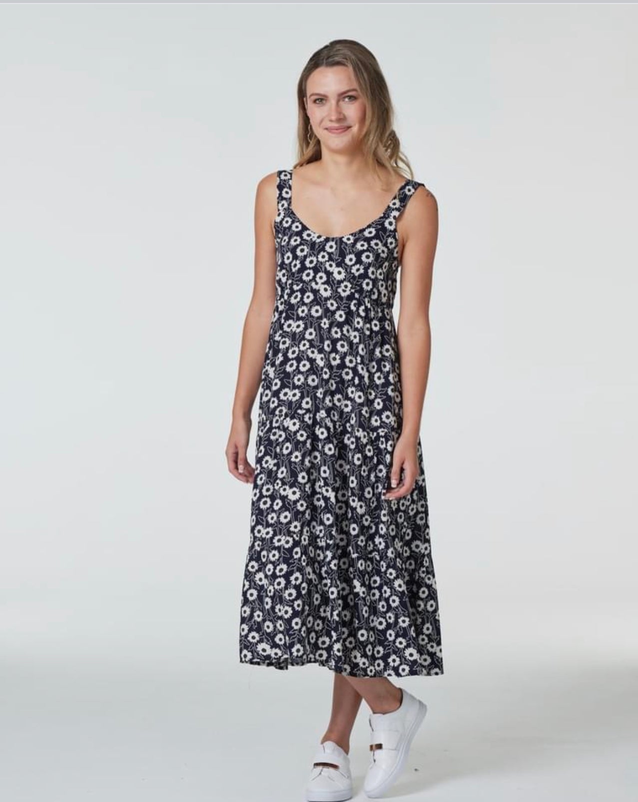 Night Daisy Sun Dress -Size 18