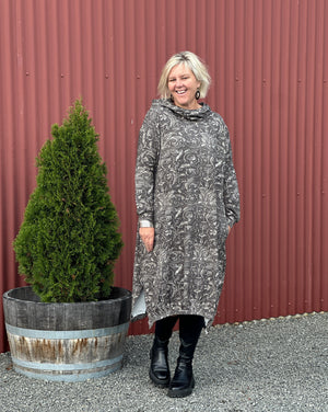 ! !   Hoodie Dress - Italy in Charcoal