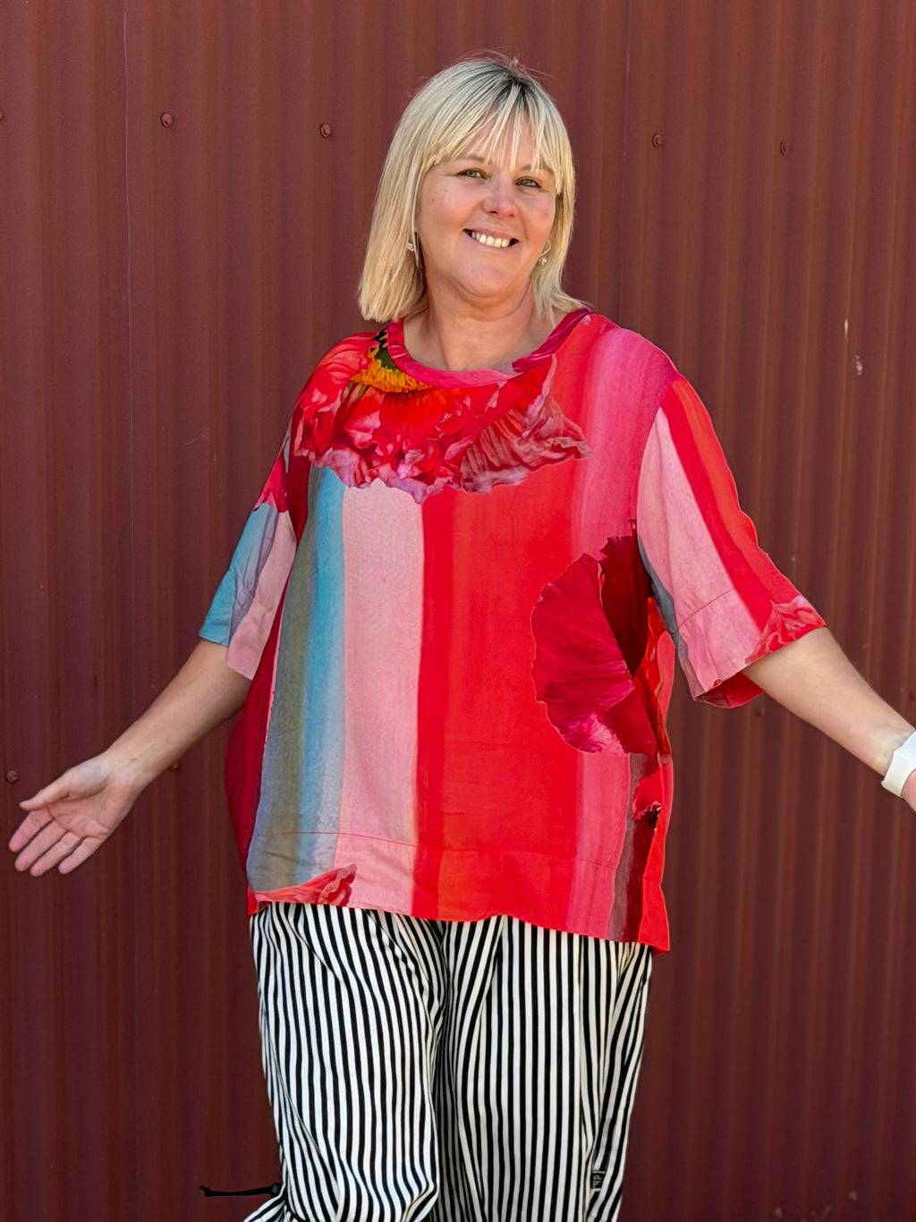 Zepher Top - Vibrant Poppies