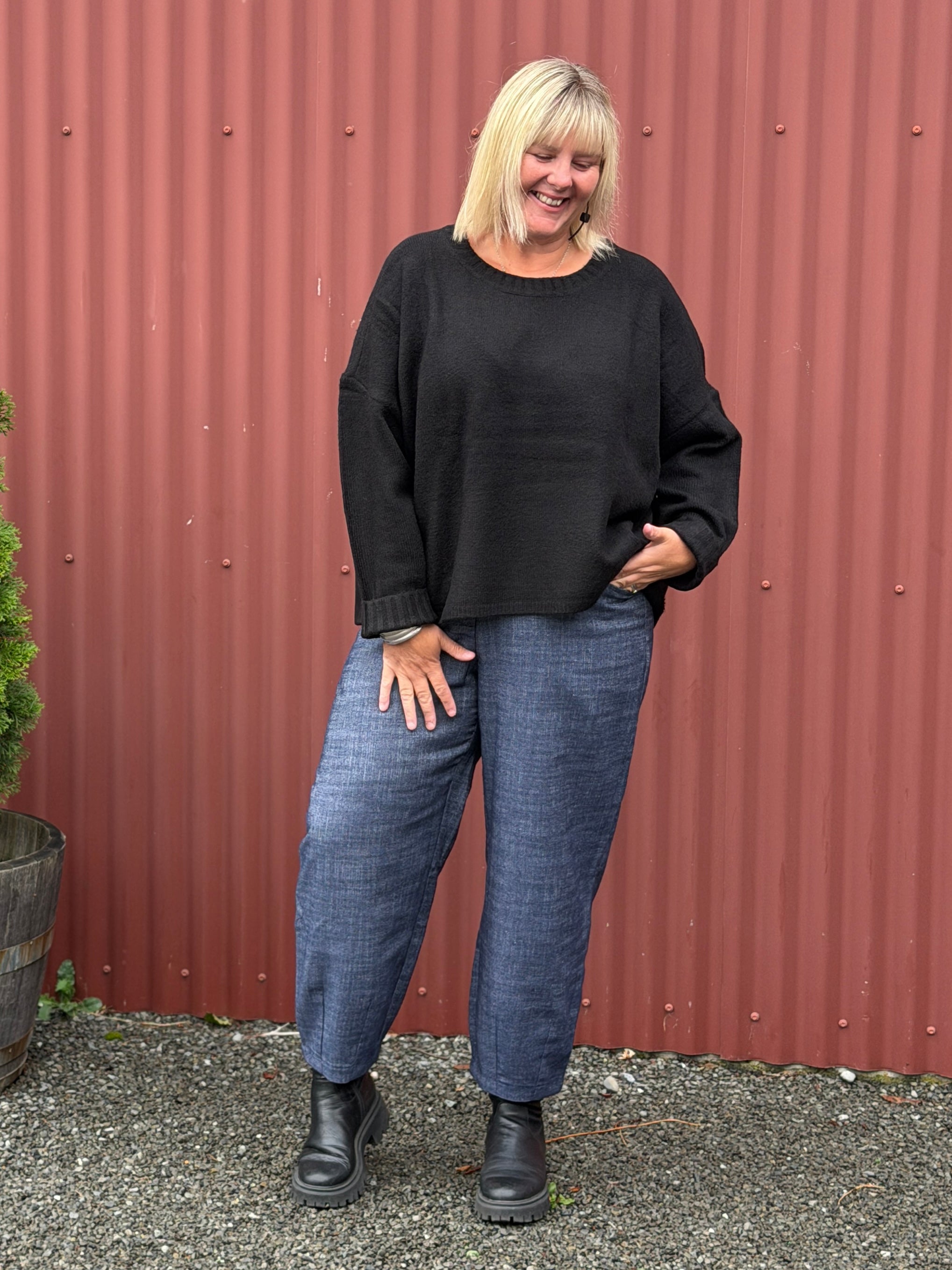 Beaucoup Oversized Sweater - Black