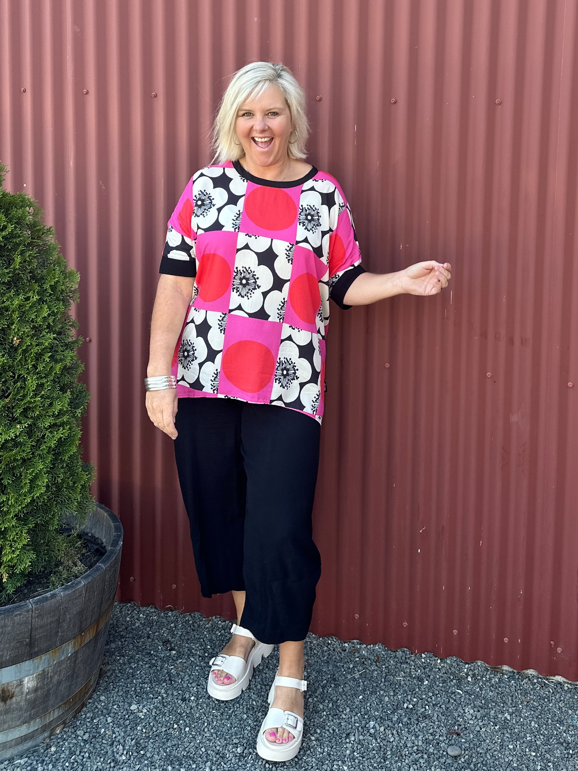 Relaxed Tee -Showoff