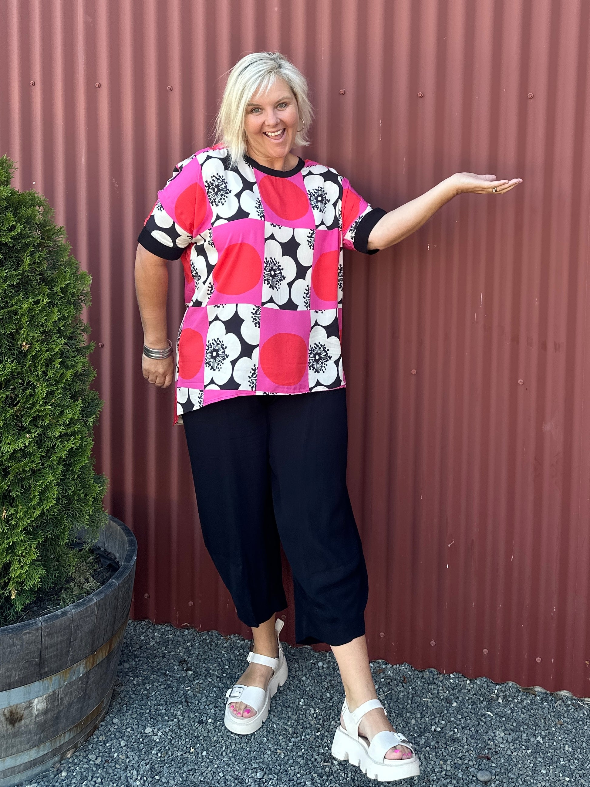 Relaxed Tee -Showoff