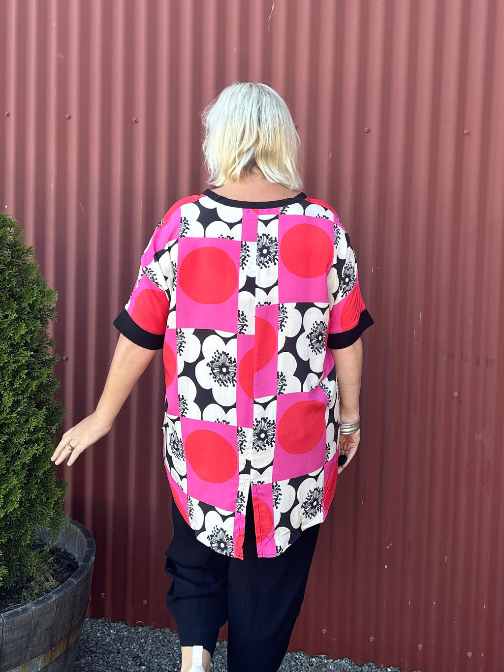 Relaxed Tee -Showoff