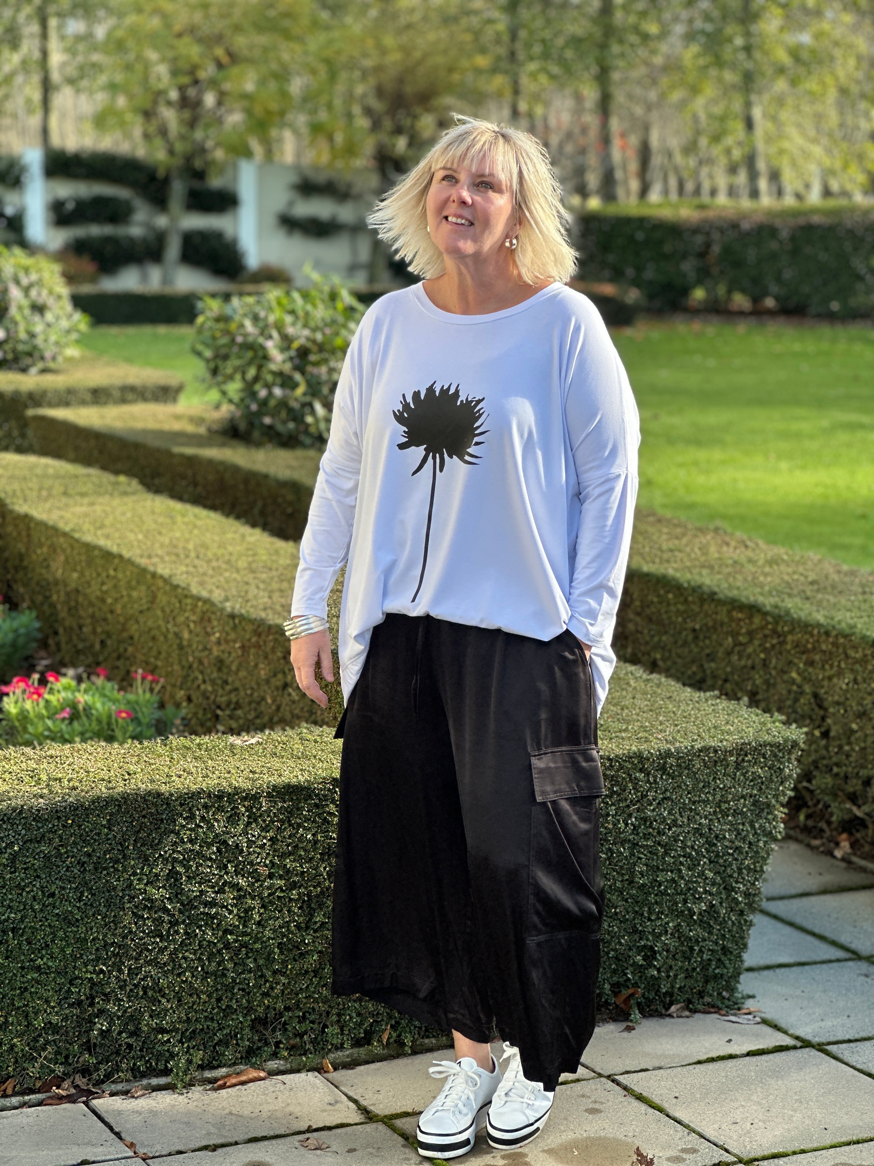 Dahlia Square Top - White
