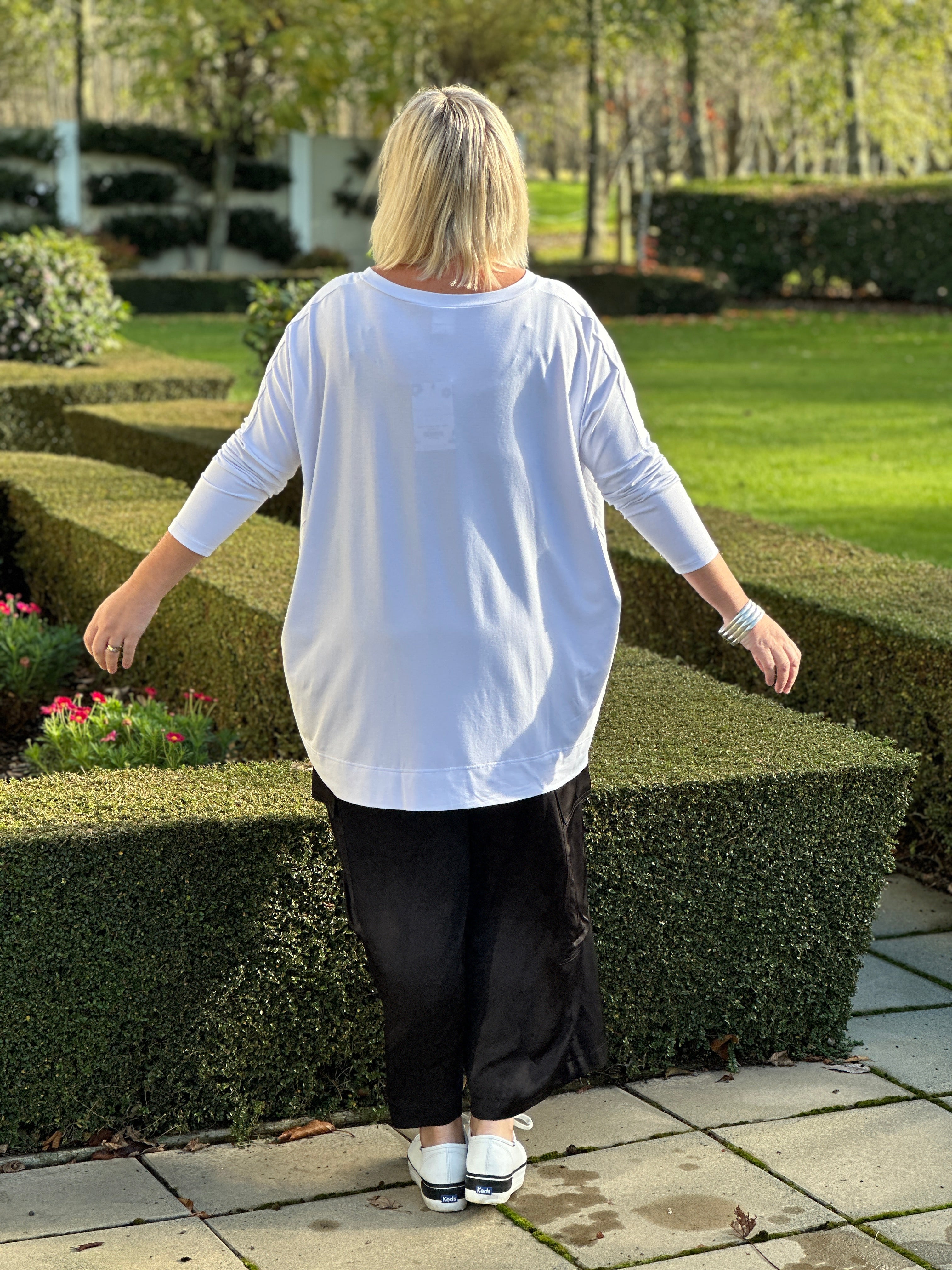 Dahlia Square Top - White