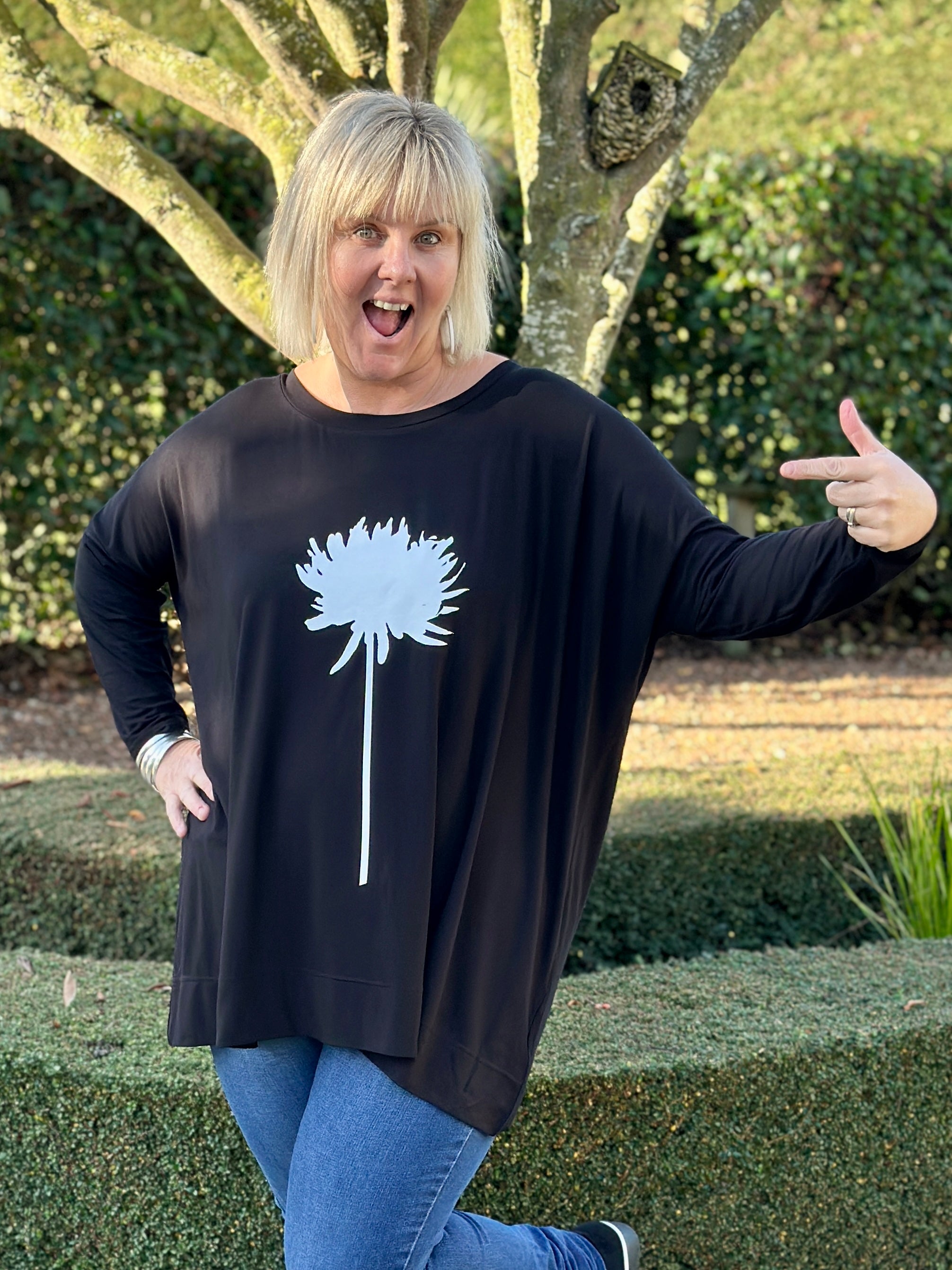 Dahlia Square Top - Black