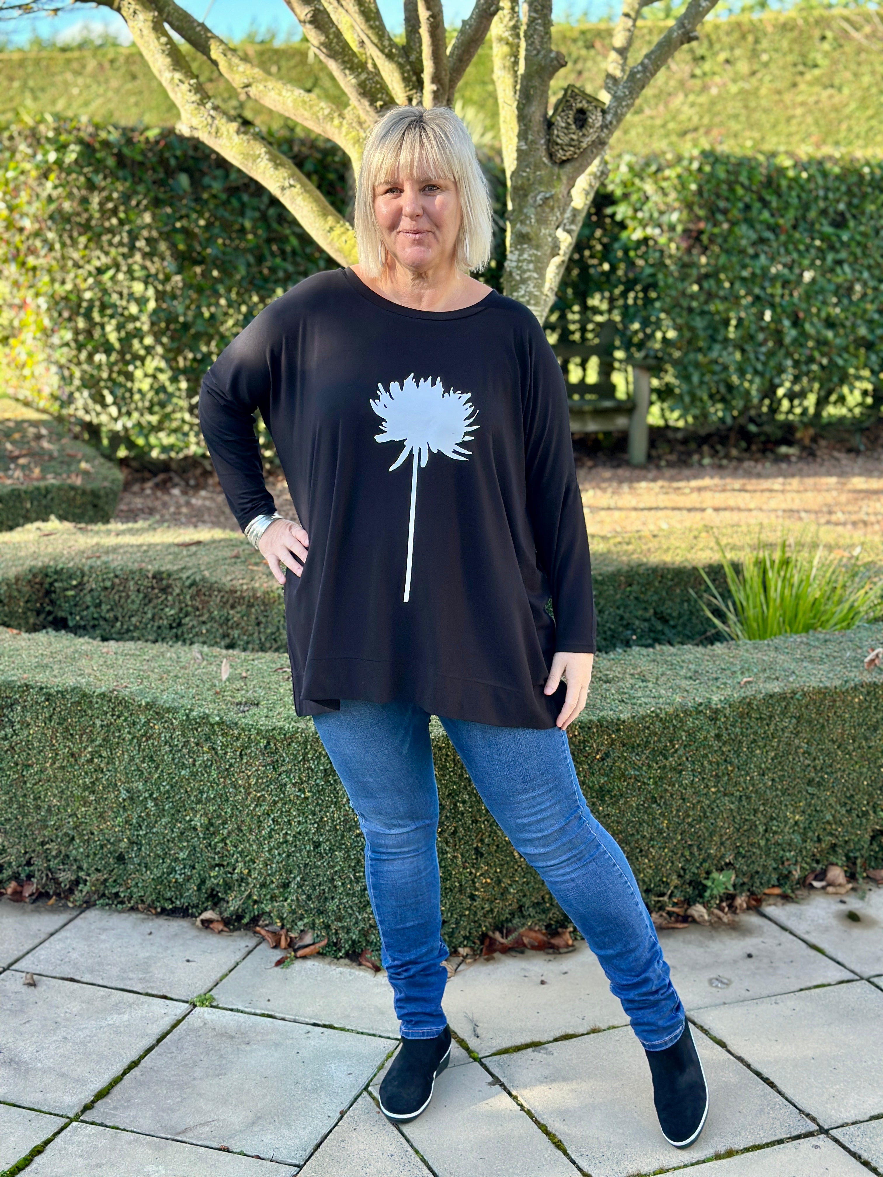Dahlia Square Top - Black