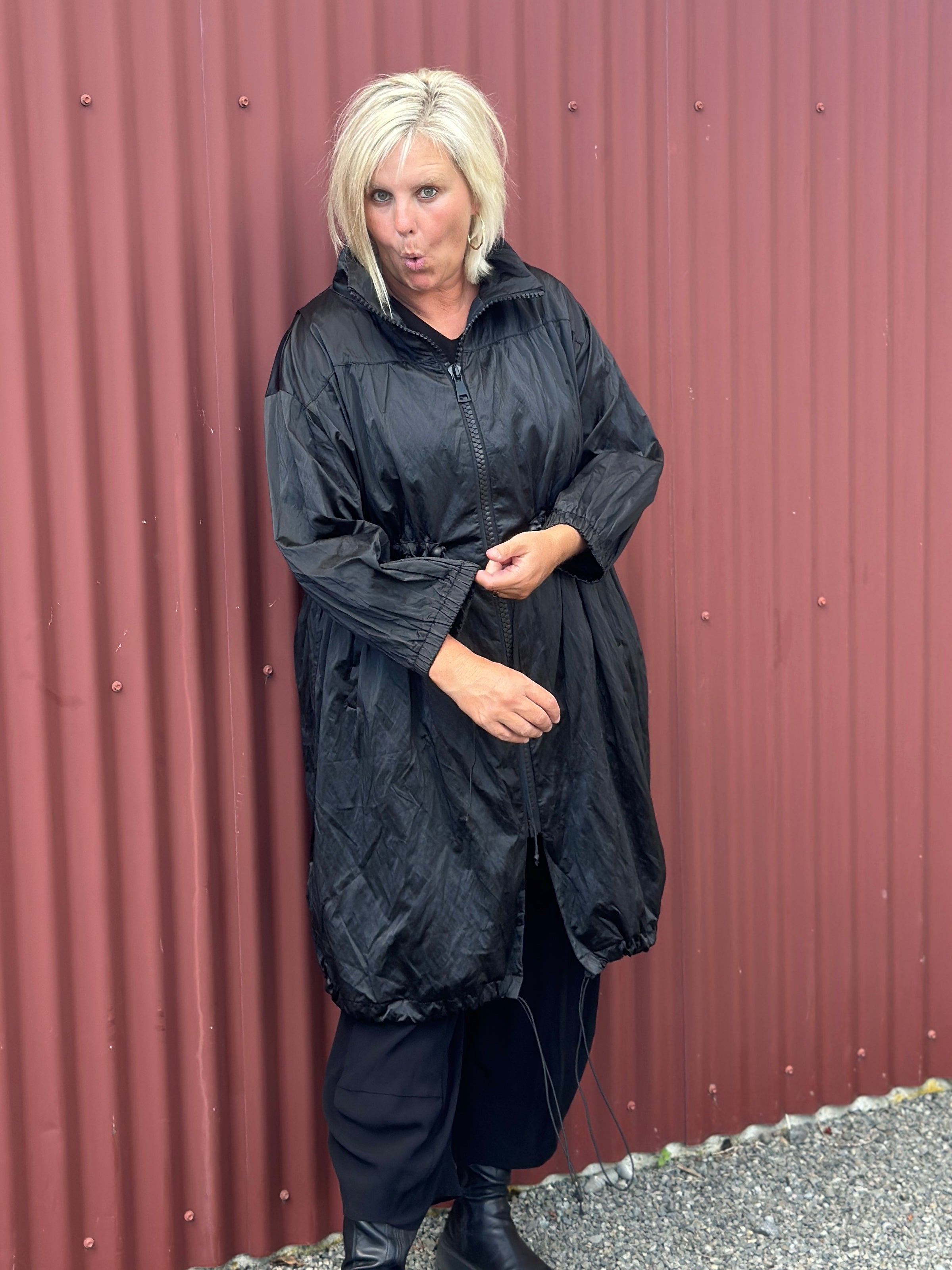 East Parker Jet Black