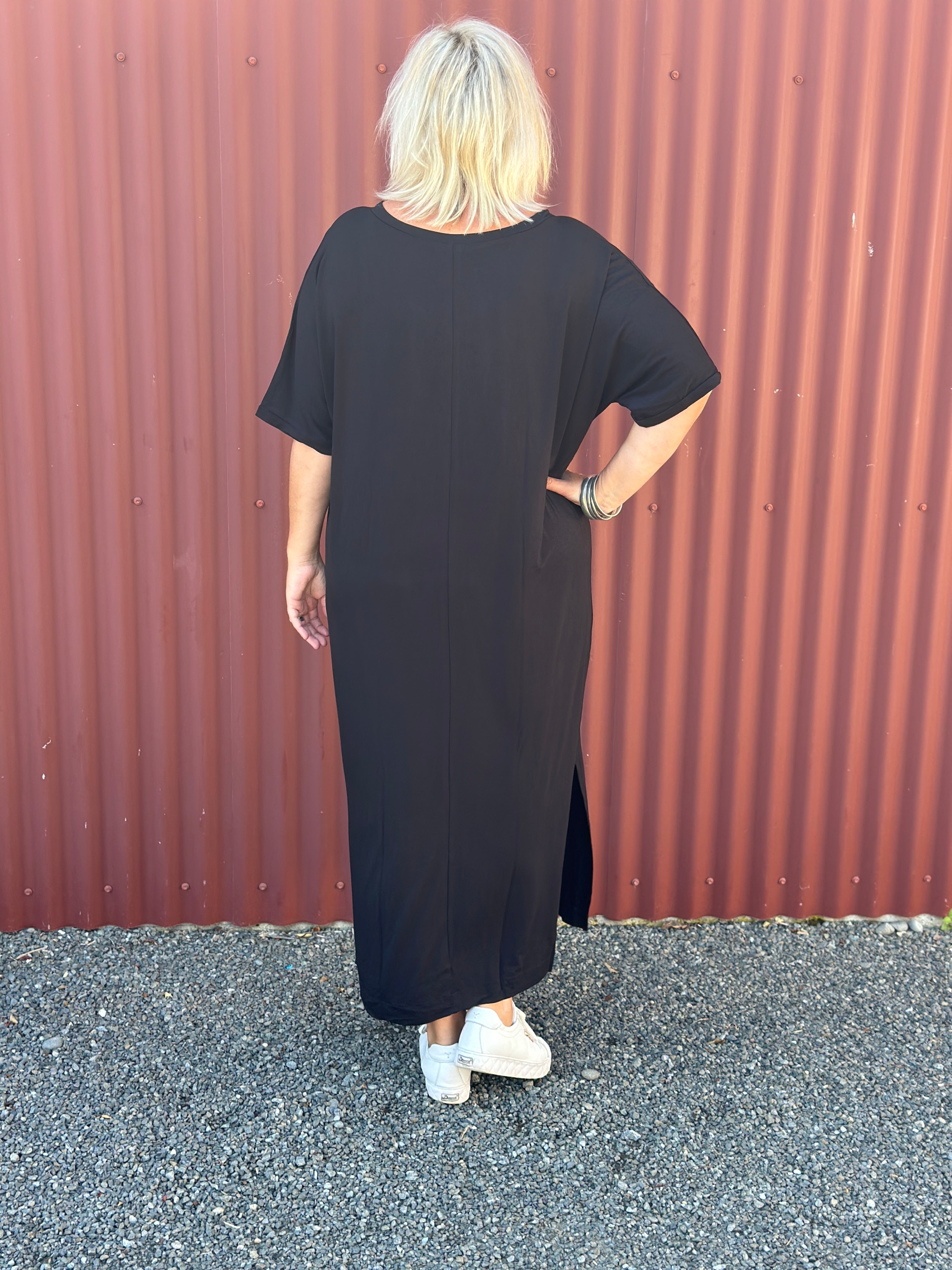 Black Tee Dress - White Bouquet