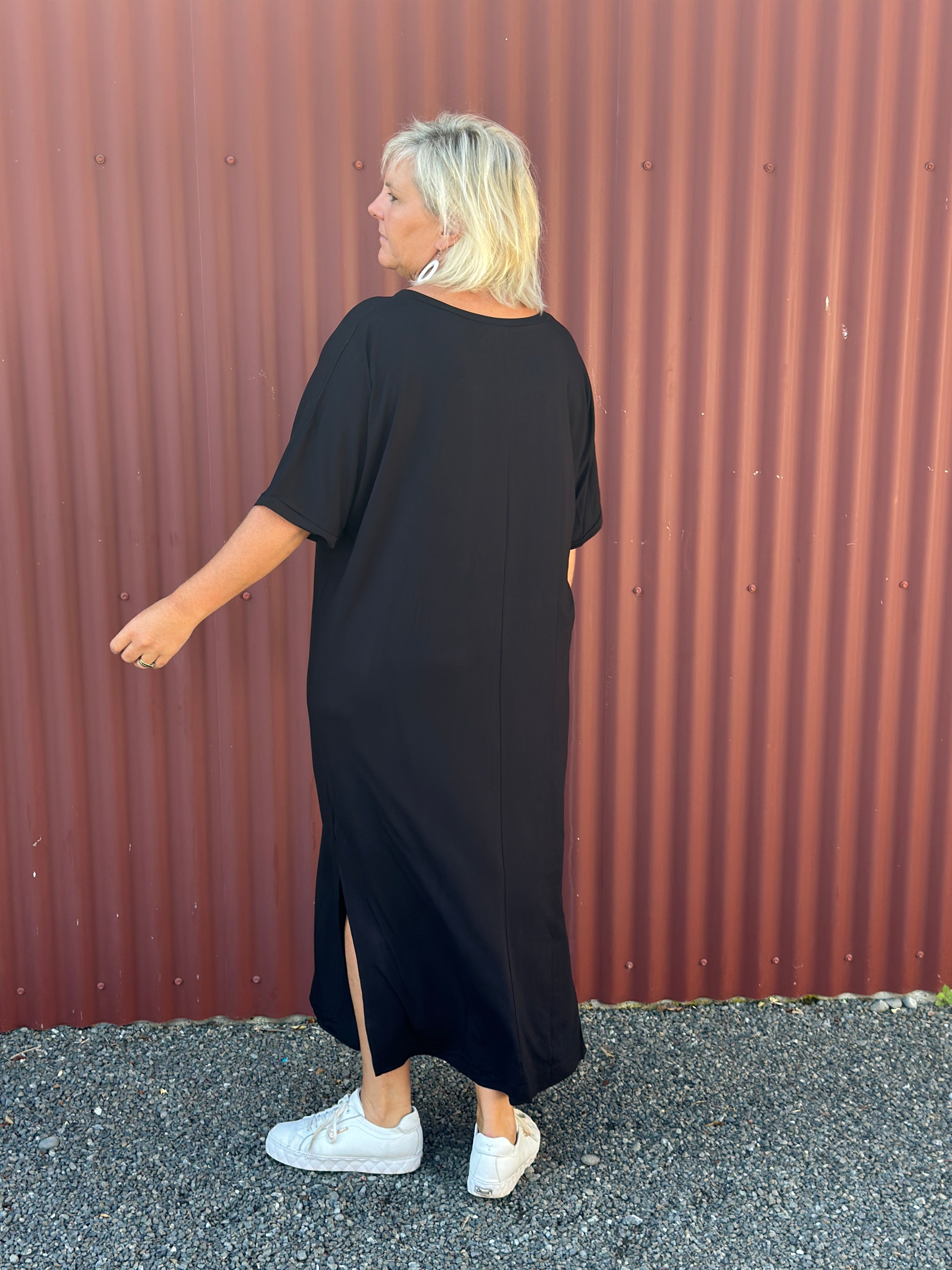 Black Tee Dress - White Bouquet