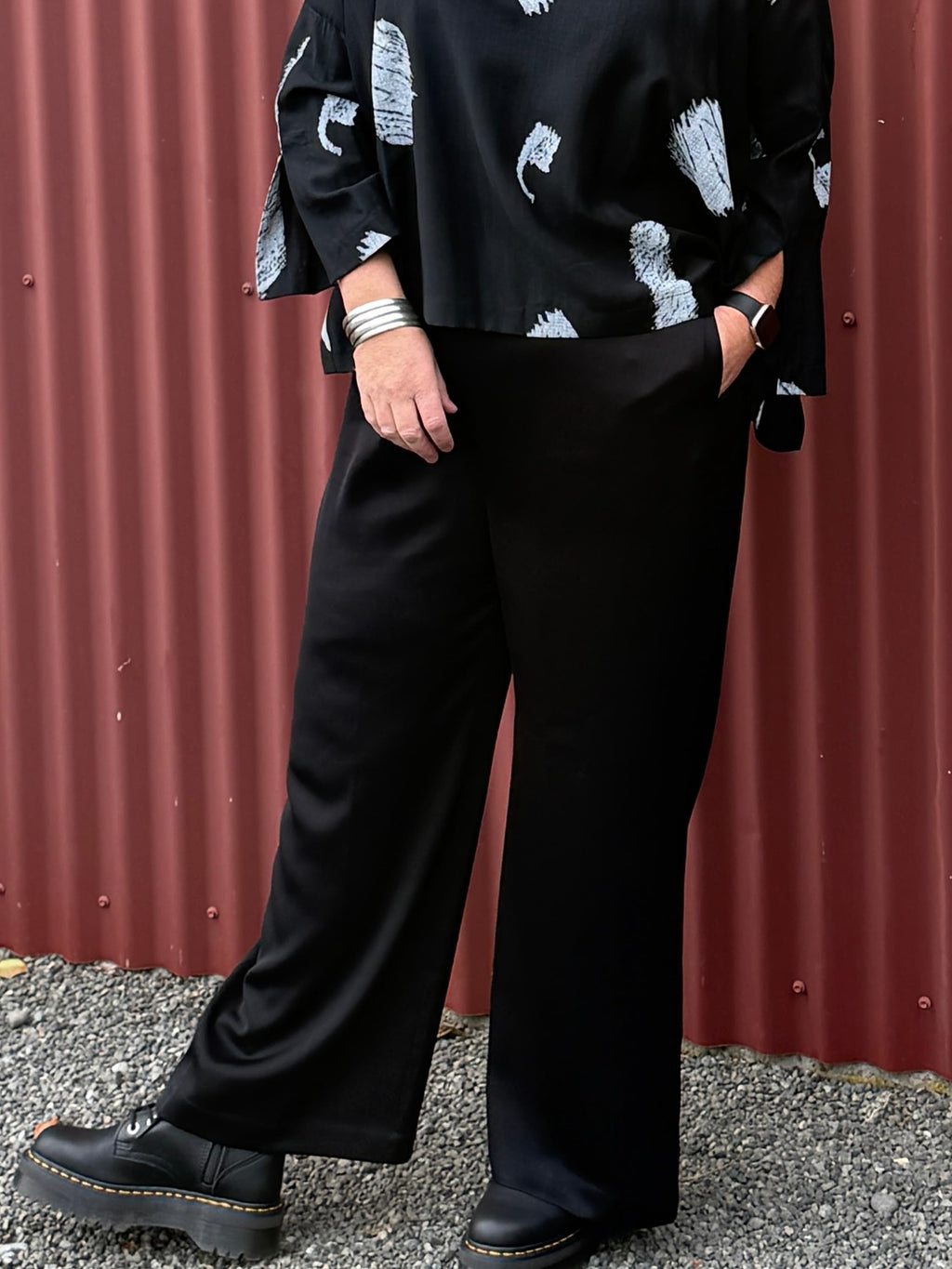 The Luster Pant is made from the most luxurious stain triacetate fro Japan. A flat front and elastic at back for a comfortable fit with a wider leg. Sizes 14-16 Made in NZ