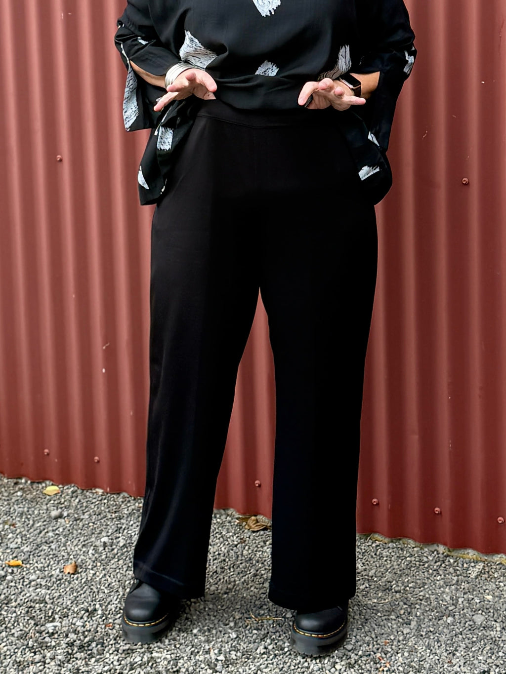 Luster Pants -Black