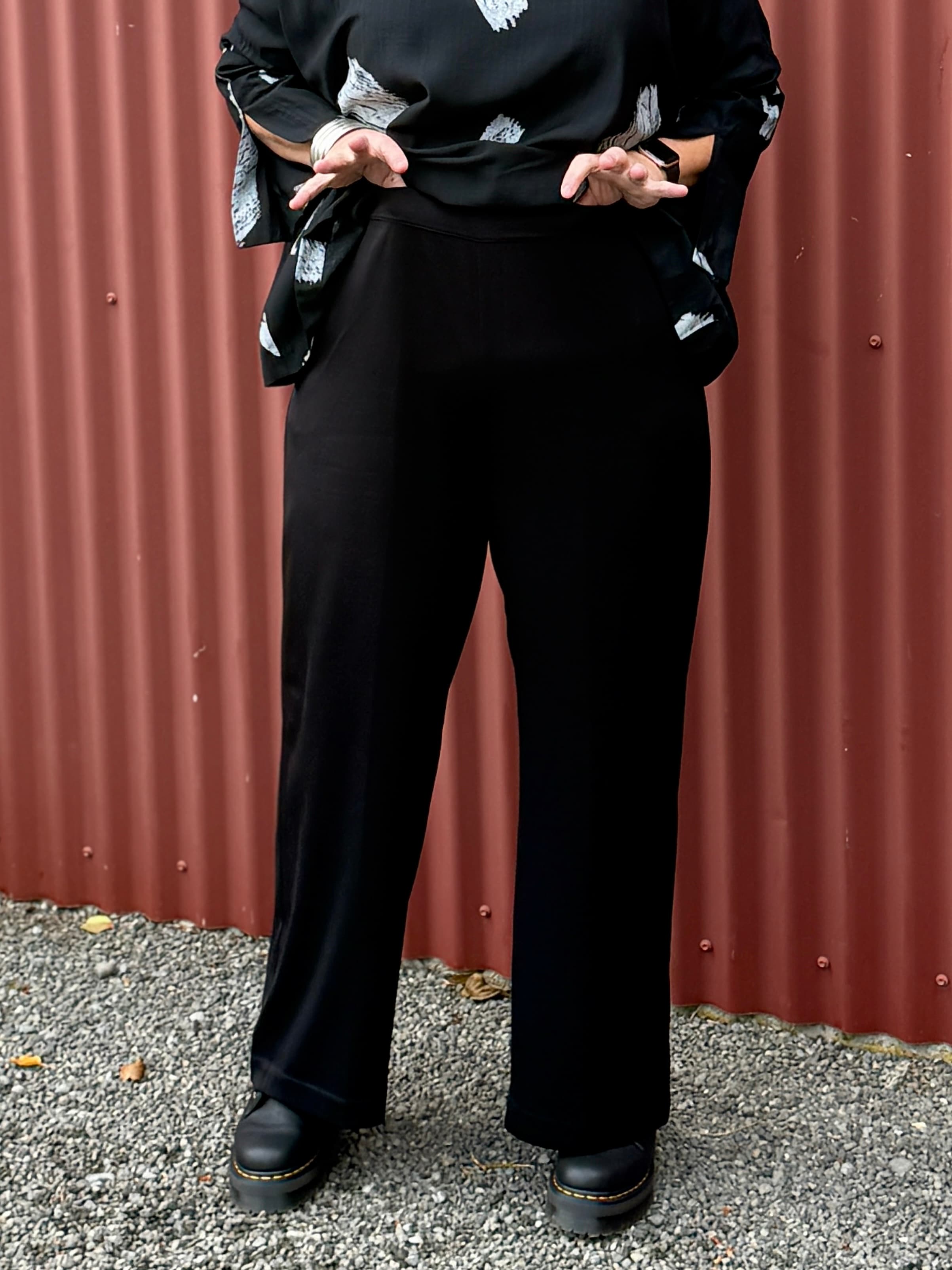 Luster Pants -Black