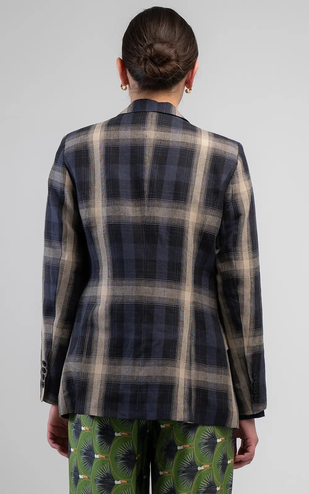 The OBI Marakesh Check Blazer features a bold oversized check, tailored fit and striped lining. Roll back the cuffs to show off the stylish stripe detail.