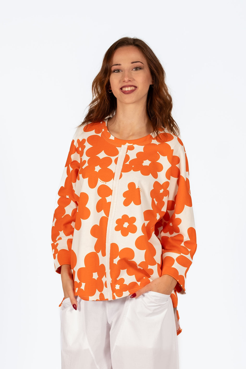Relaxed and effortlessly cool with an oversized cocoon silhouette Sweatshirt by Deeanne Hobbs . 
