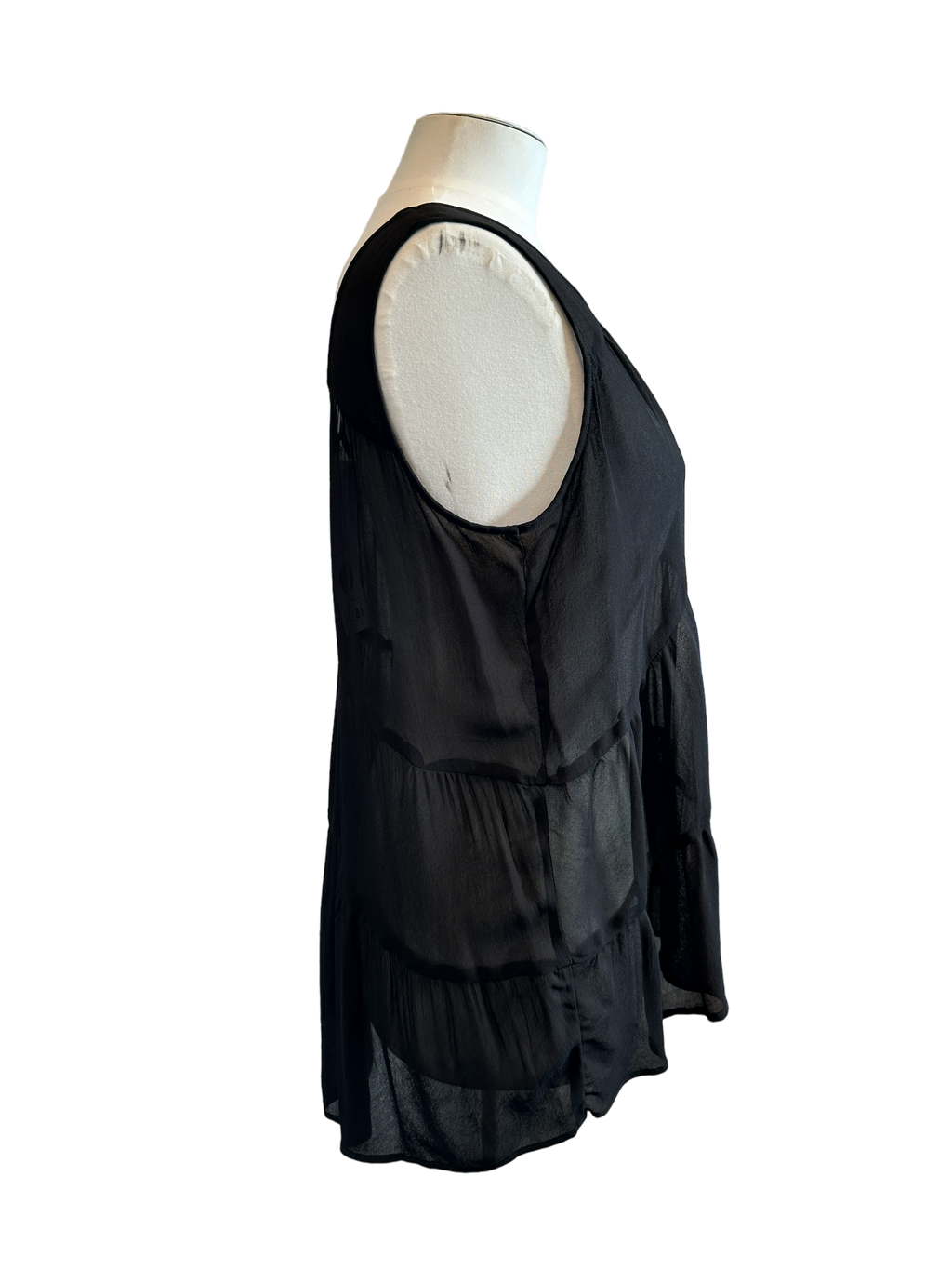 ! A laundy Tier Singlet