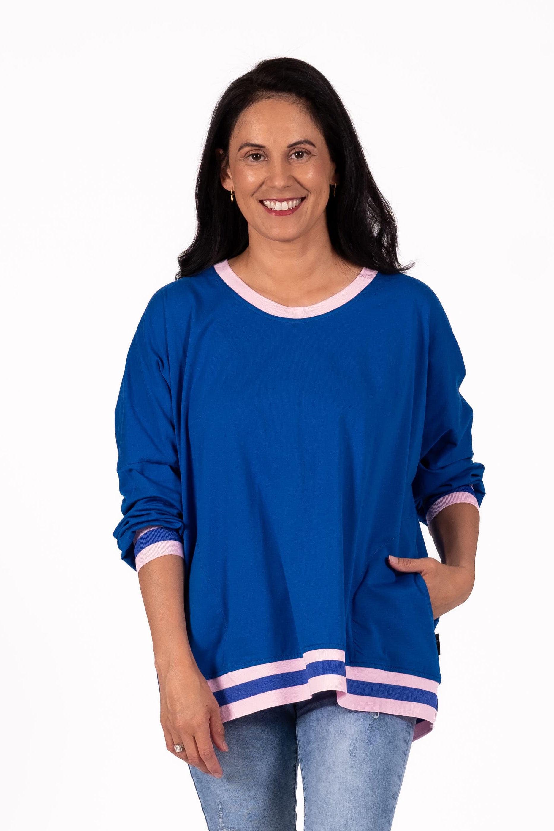 Playful, sporty, and full of personality sweatshirt. This vibrant oversized sweatshirt combines colour with an easy relaxed fit for a fresh everyday statement look. Relaxed and effortlessly cool with a modern oversized silhouette. 
