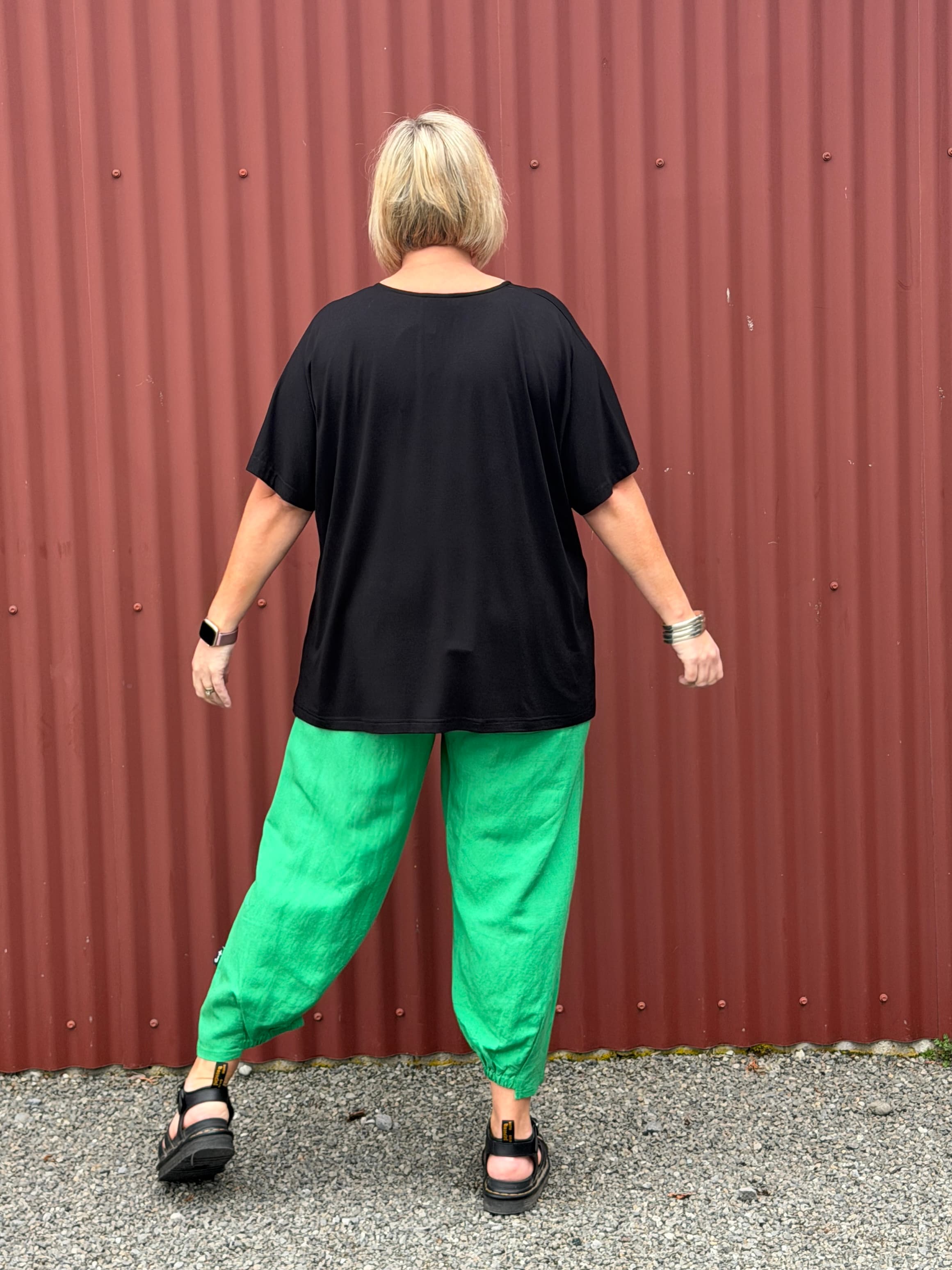 Fresh, playful, and full of personality. These vibrant linen pants bring effortless colour and soft sculptural shaping together for a relaxed statement look that feels modern, artistic, and easy to wear.

Relaxed and effortlessly cool with a softly tapered silhouette. Featuring statement patch pockets, exposed topstitch detailing, and elasticated hems that create subtle sculptural shaping through the leg. Finished with a comfortable elastic waistband and an easy modern fit that feels both practical and elev