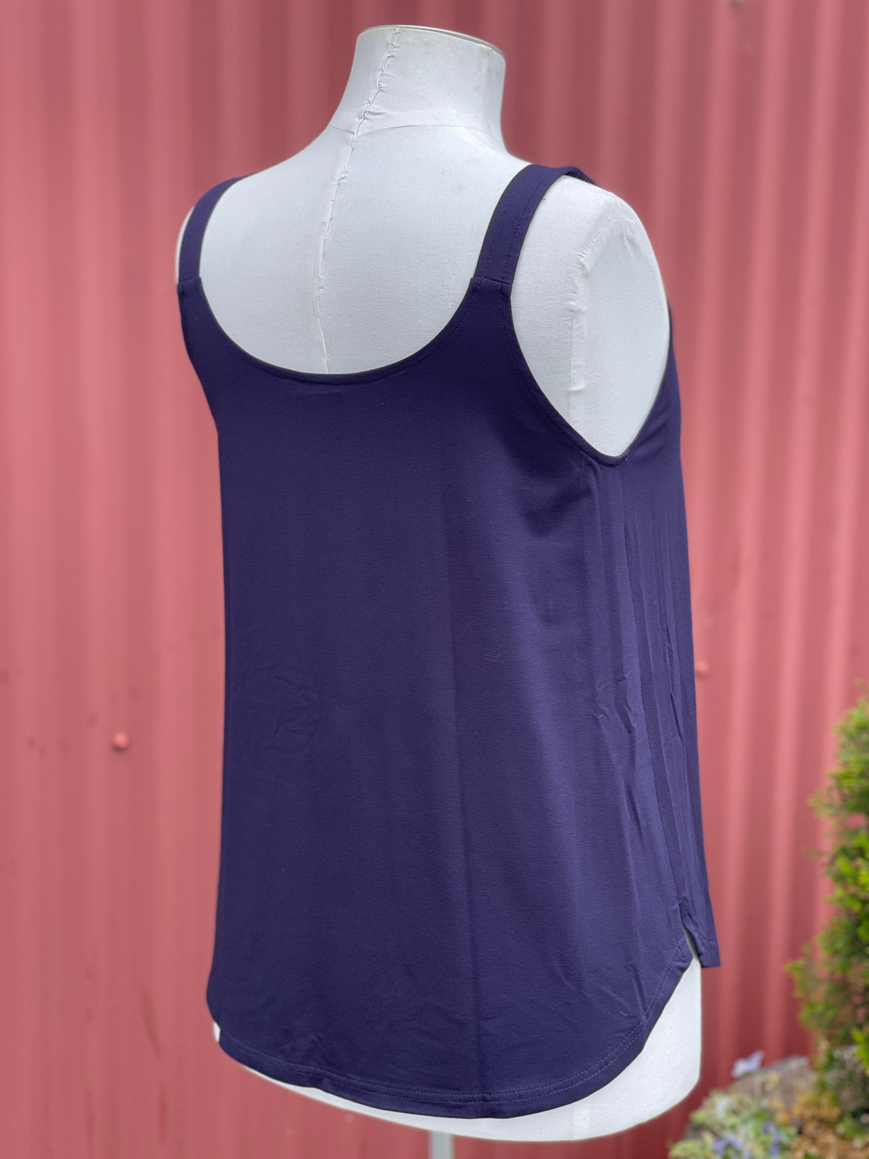! Curved Hem Singlet -Navy